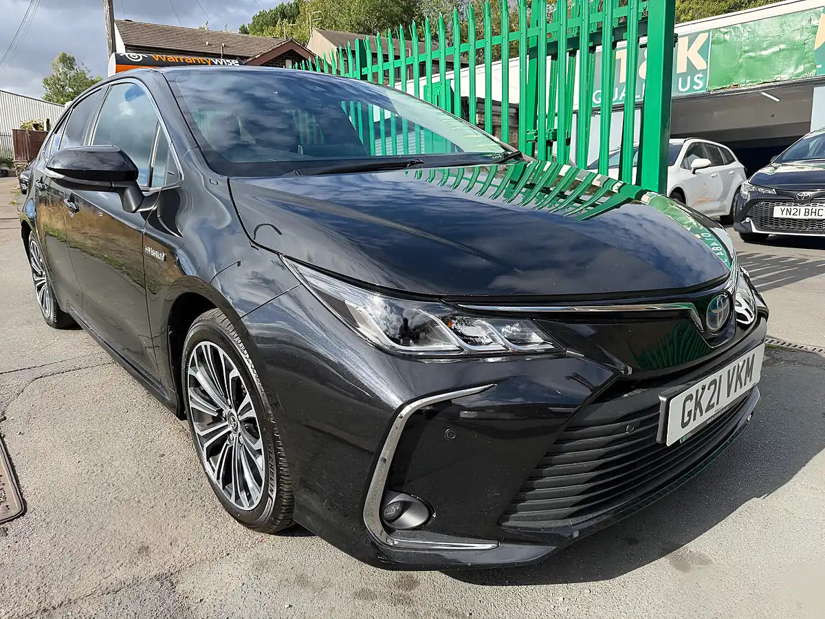 Used 2021 Toyota Corolla Design Black - Front View