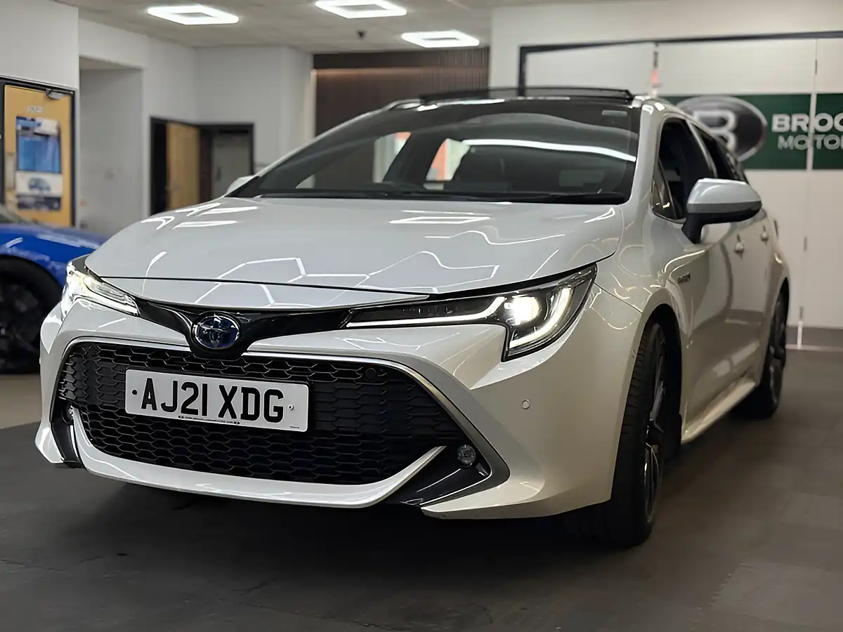 Used 2021 Toyota Corolla Excel White - Interior and Exterior details 4