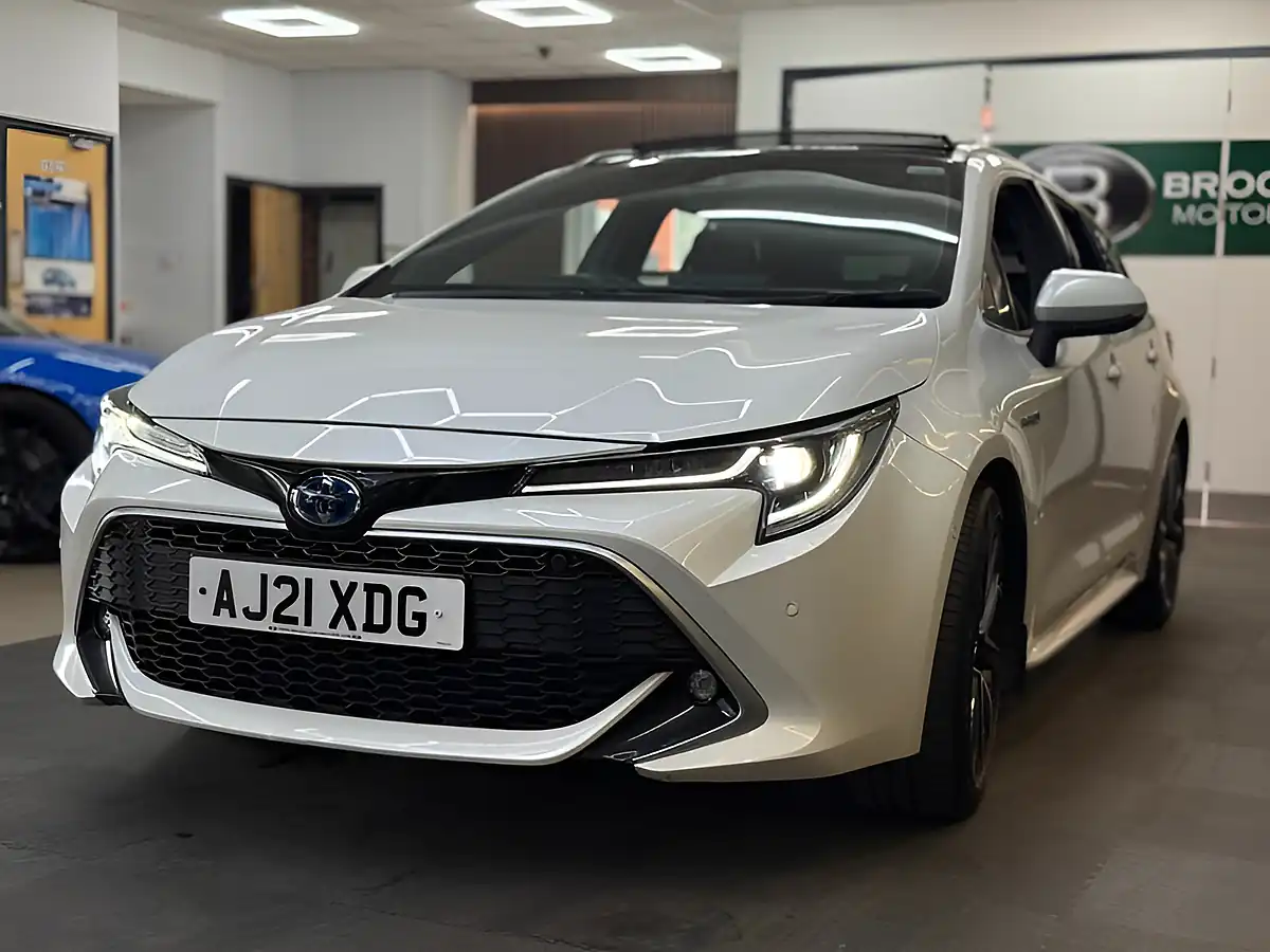 Used 2021 Toyota Corolla Excel White - Interior and Exterior details 4