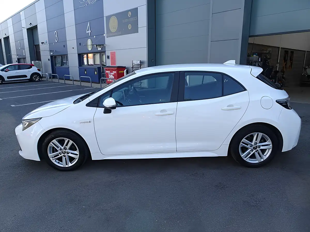Used 2021 Toyota Corolla Icon Pure White - Interior and Exterior details 15