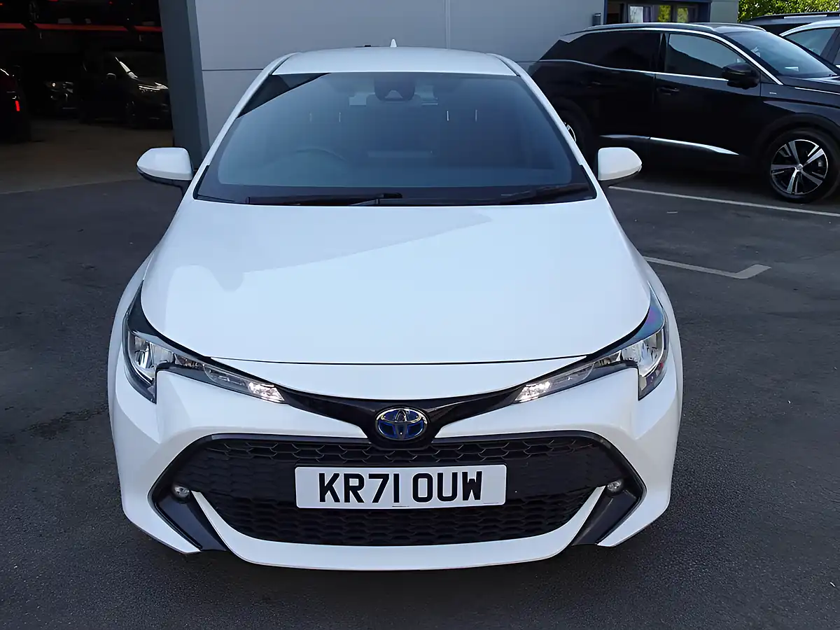 Used 2021 Toyota Corolla Icon Pure White - Interior and Exterior details 4