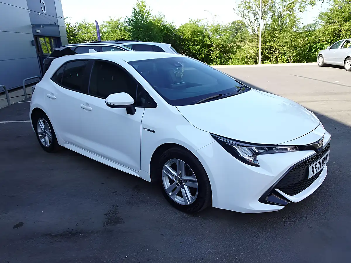 Used 2021 Toyota Corolla Icon Pure White - Interior and Exterior details 6