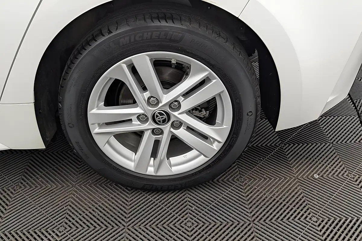 Used 2021 Toyota Corolla Icon White - Interior and Exterior details 20