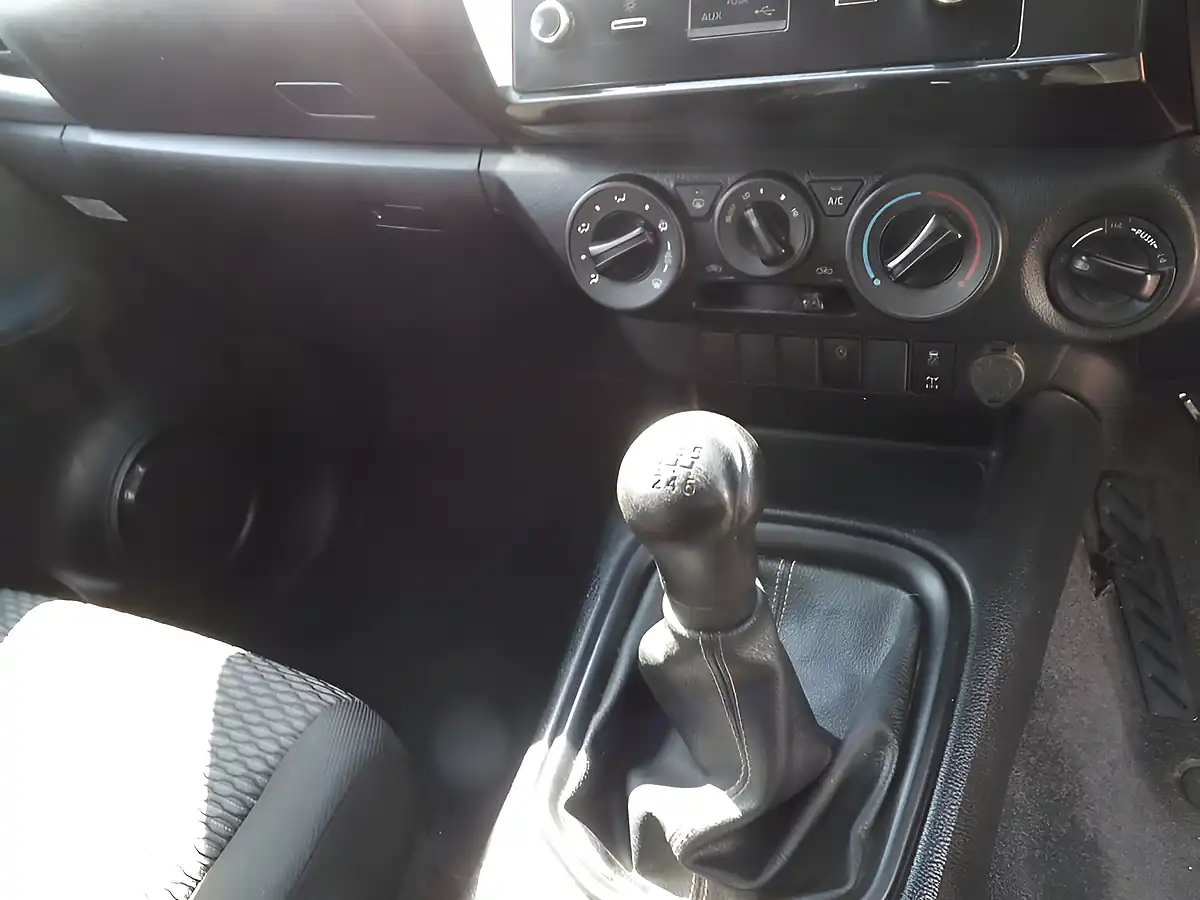 Used 2021 Toyota Hi-Lux Active White - Interior and Exterior details 13