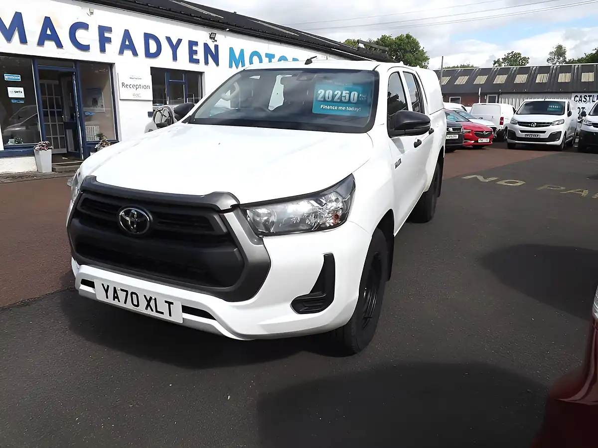 Used 2021 Toyota Hi-Lux Active White - Interior and Exterior details 3