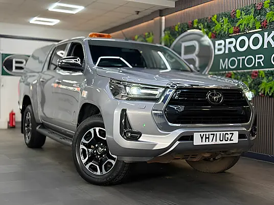 2021 Toyota Hilux INVINCIBLE D-4D