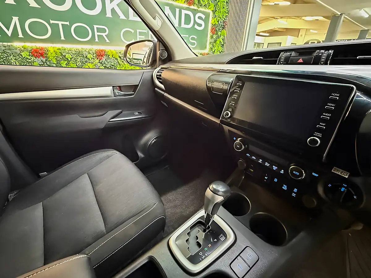 Used 2021 Toyota Hilux Invincible 4WD Dcb Silver - Interior and Exterior details 15