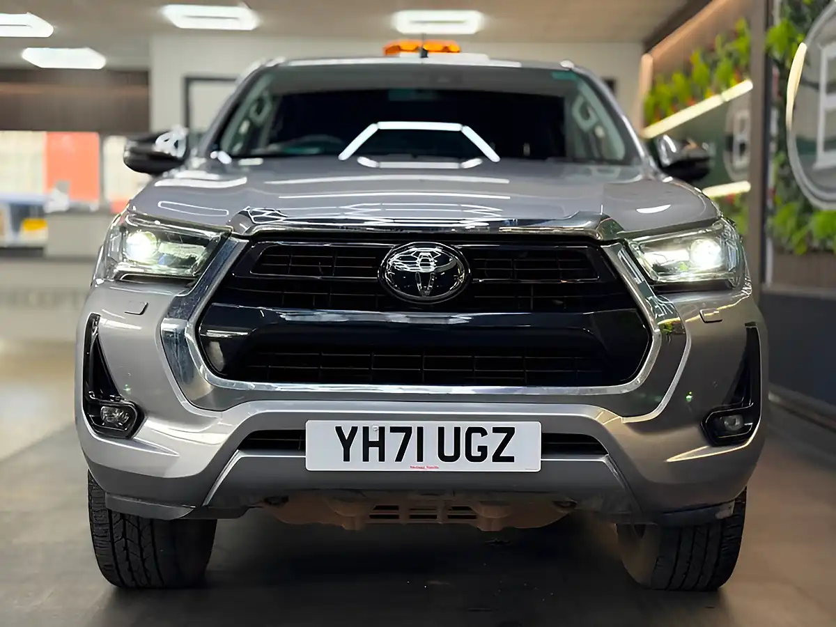 Used 2021 Toyota Hilux Invincible 4WD Dcb Silver - Interior and Exterior details 4