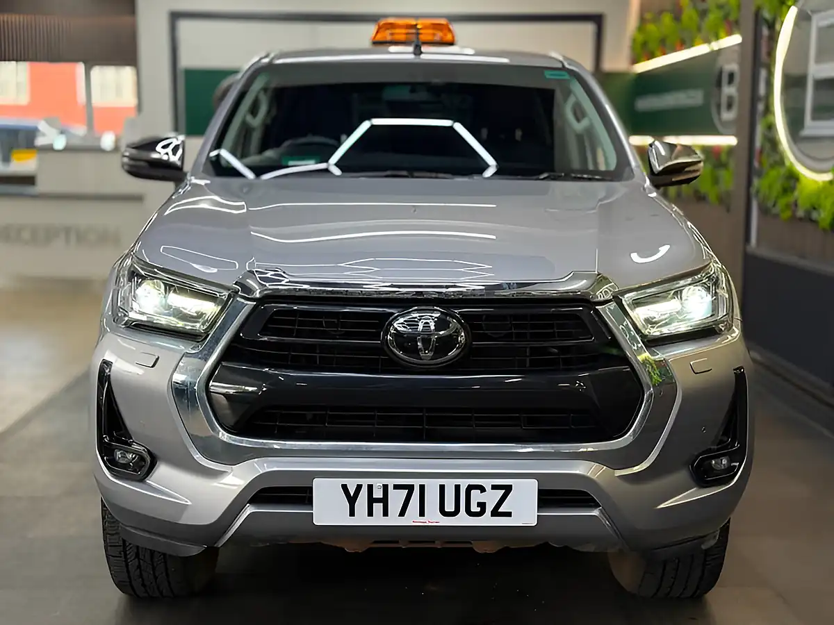 Used 2021 Toyota Hilux Invincible 4WD Dcb Silver - Interior and Exterior details 5