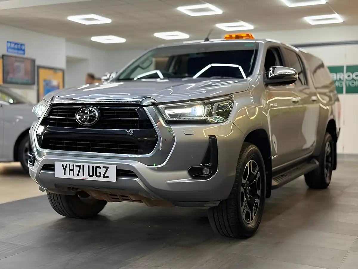Used 2021 Toyota Hilux Invincible 4WD Dcb Silver - Interior and Exterior details 6
