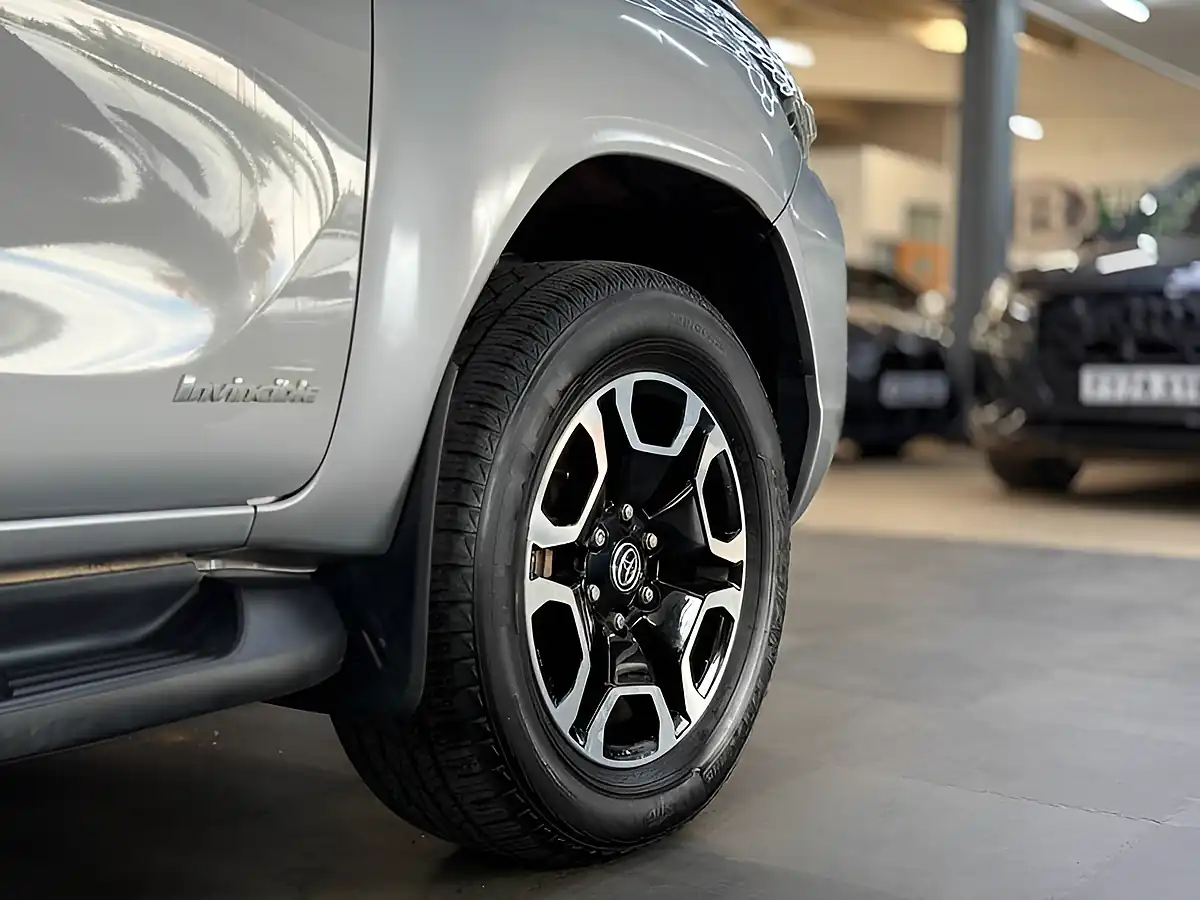 Used 2021 Toyota Hilux Invincible 4WD Dcb Silver - Interior and Exterior details 8