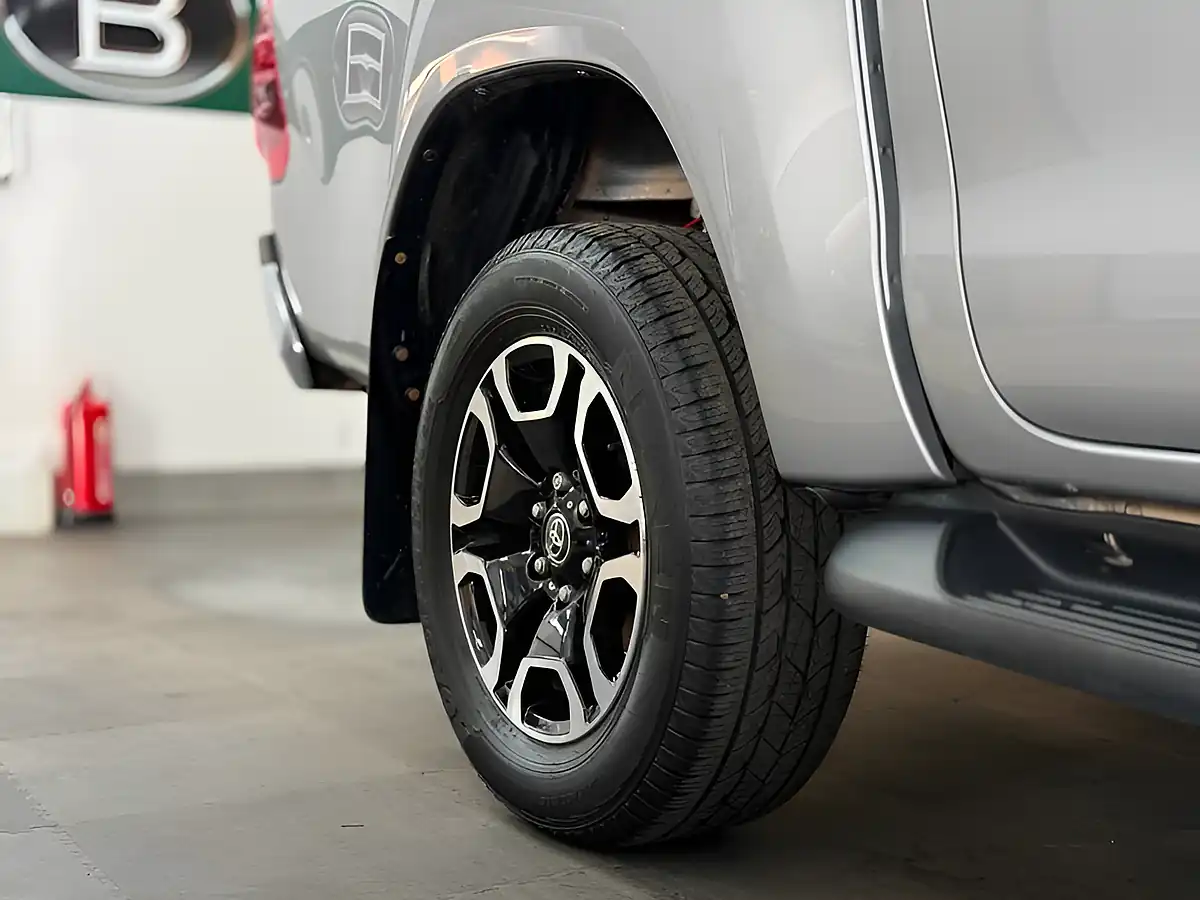 Used 2021 Toyota Hilux Invincible 4WD Dcb Silver - Interior and Exterior details 9