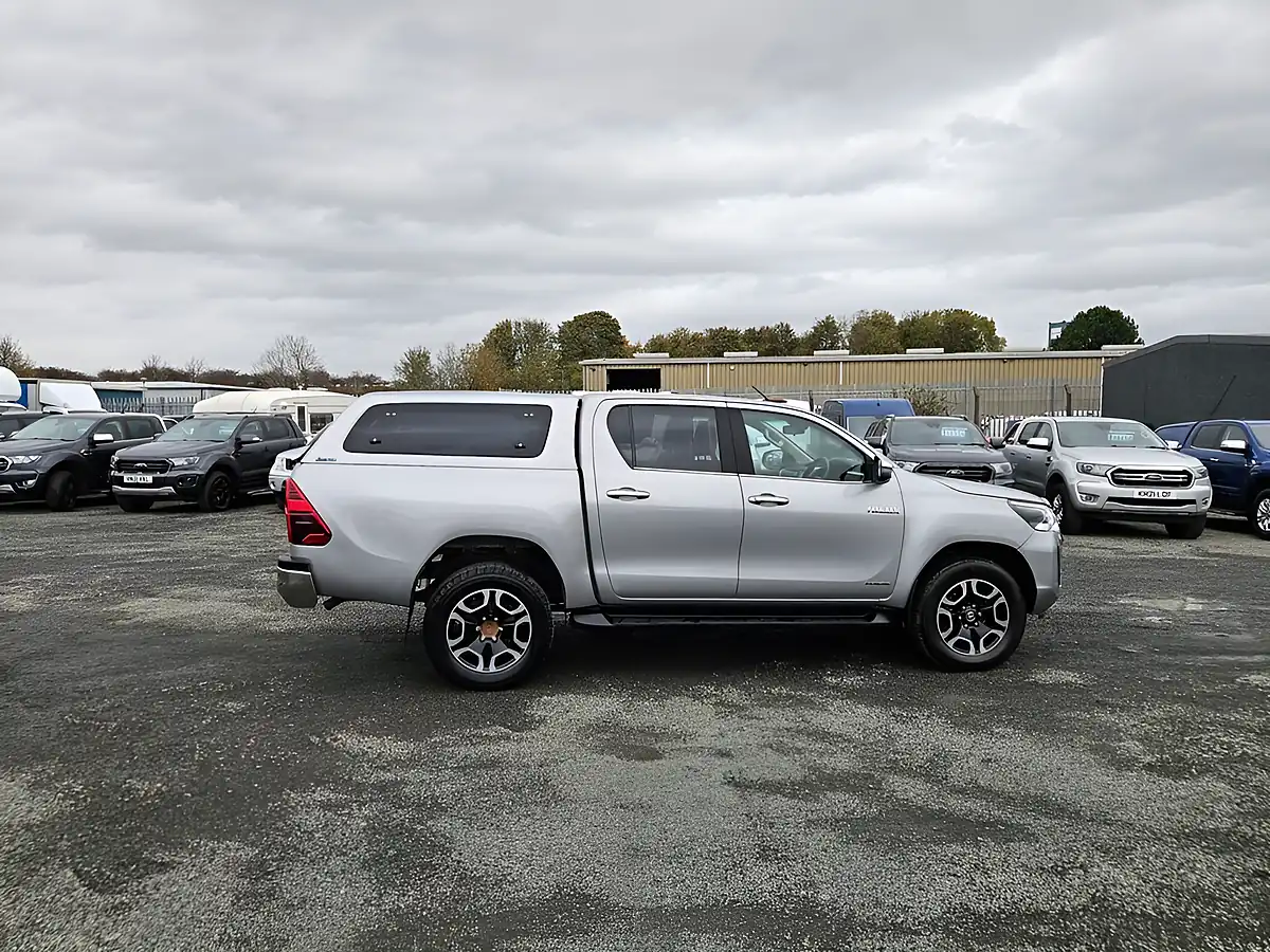 Used 2021 Toyota Hilux Invincible D-Xd Silver - Interior and Exterior details 2