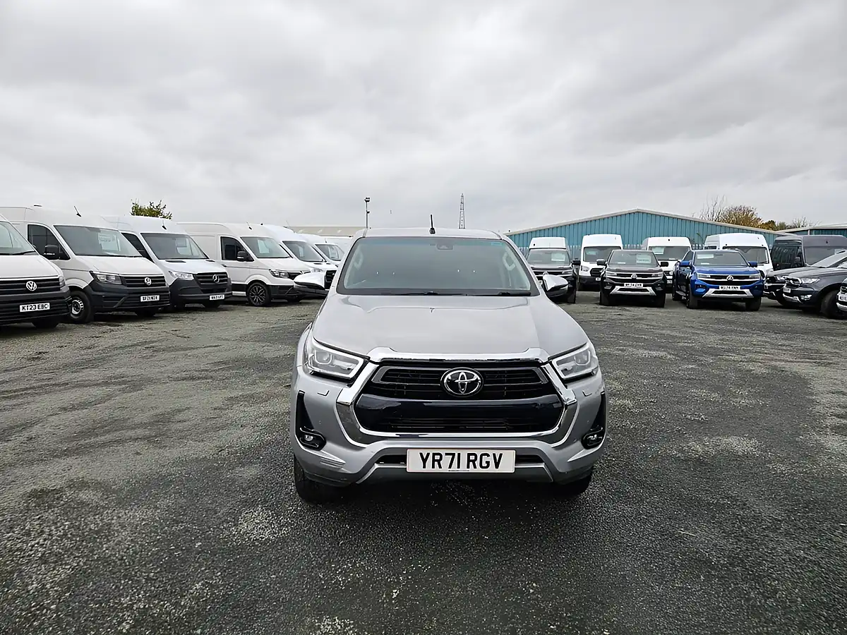 Used 2021 Toyota Hilux Invincible D-Xd Silver - Interior and Exterior details 3