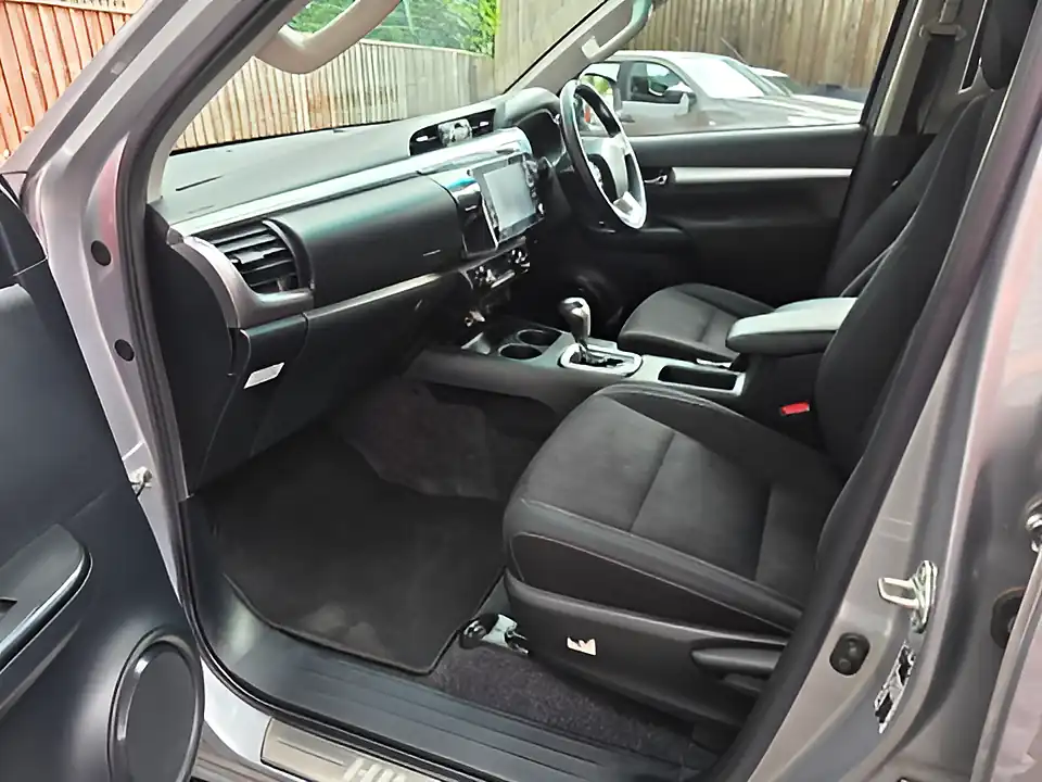 Used 2021 Toyota Hilux Invincible Dcb Silver - Interior and Exterior details 12