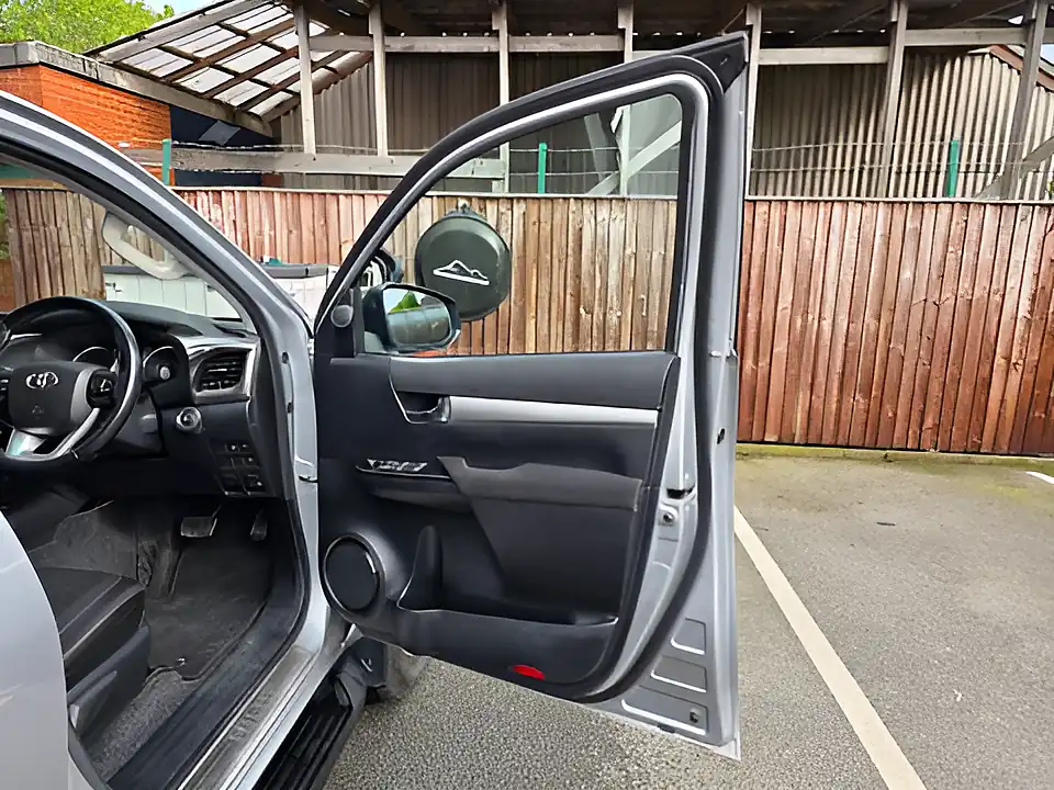 Used 2021 Toyota Hilux Invincible Dcb Silver - Interior and Exterior details 16
