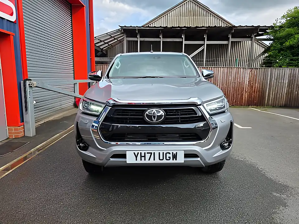 Used 2021 Toyota Hilux Invincible Dcb Silver - Interior and Exterior details 2