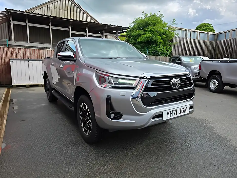 Used 2021 Toyota Hilux Invincible Dcb Silver - Interior and Exterior details 3