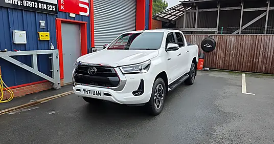 2021 Toyota Hilux INVINCIBLE D-4D DCB