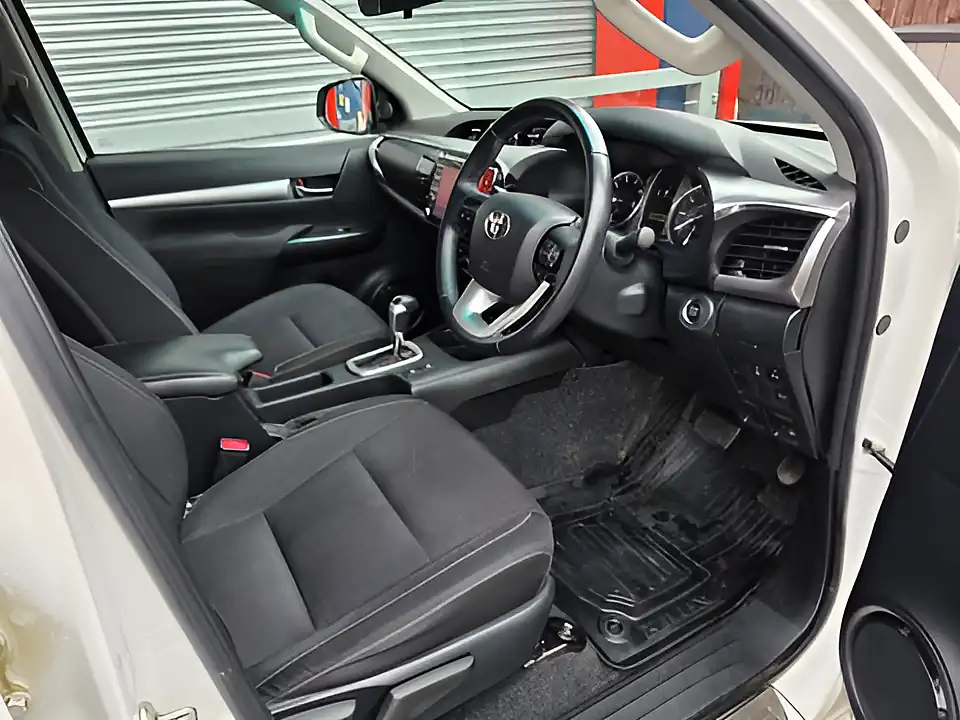 Used 2021 Toyota Hilux Invincible Dcb White - Interior and Exterior details 12
