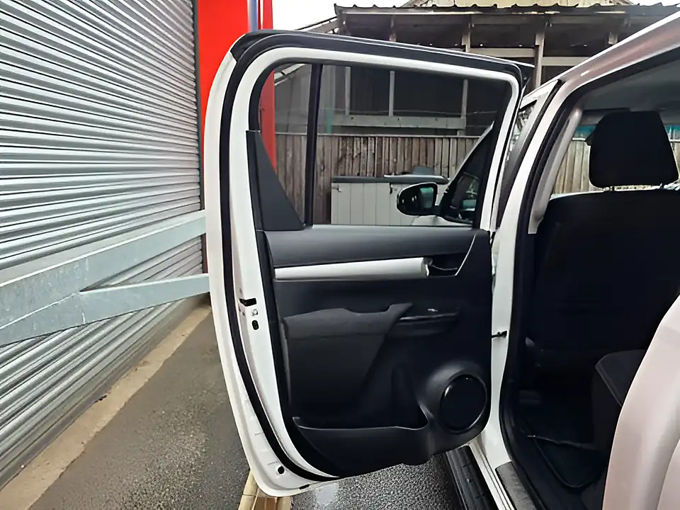 Used 2021 Toyota Hilux Invincible Dcb White - Interior and Exterior details 17