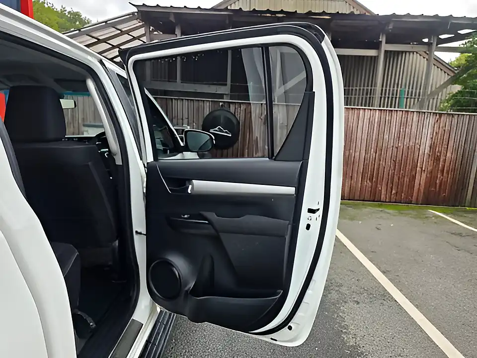 Used 2021 Toyota Hilux Invincible Dcb White - Interior and Exterior details 18