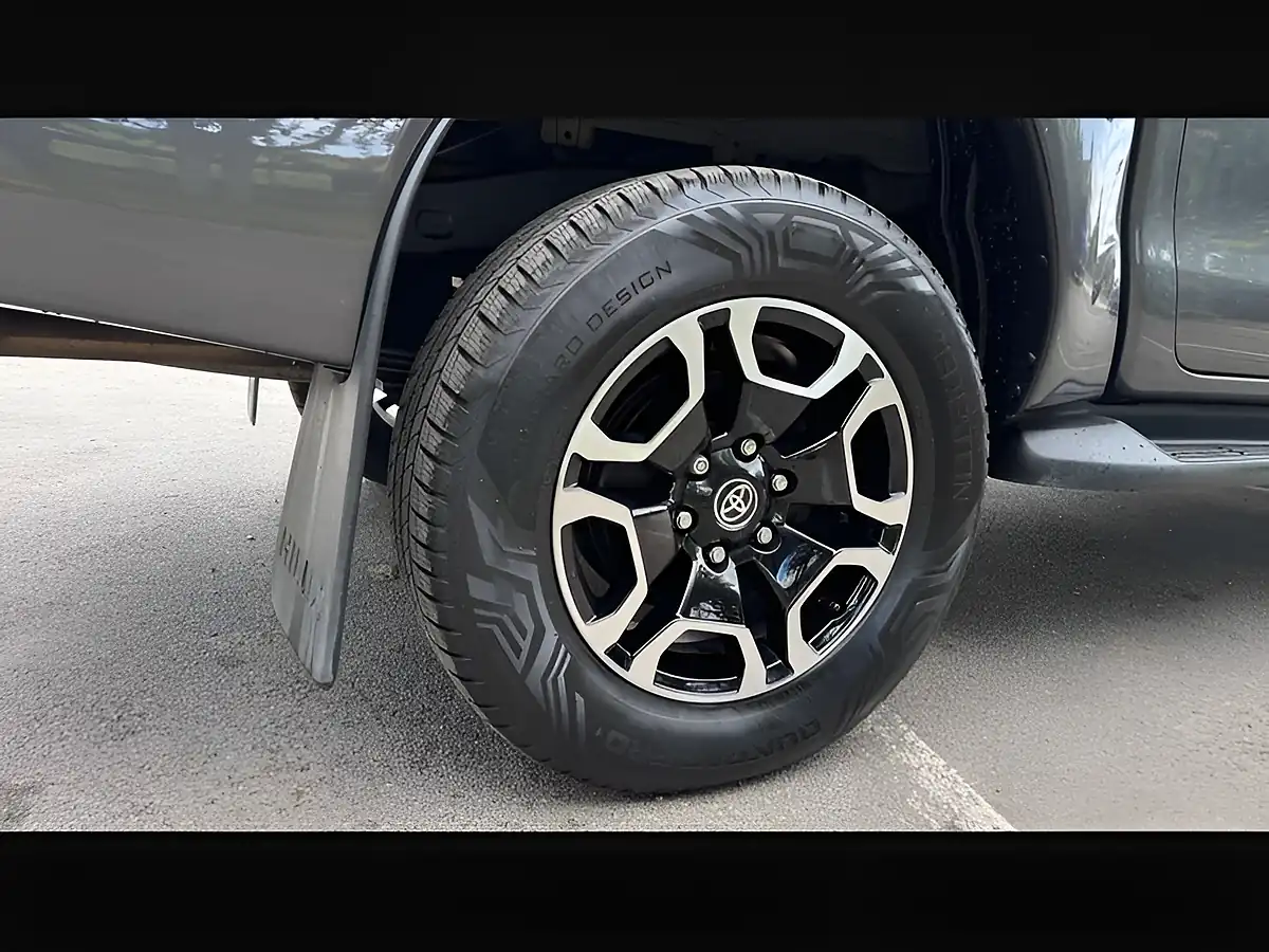 Used 2021 Toyota Hilux Invincible Grey - Interior and Exterior details 16