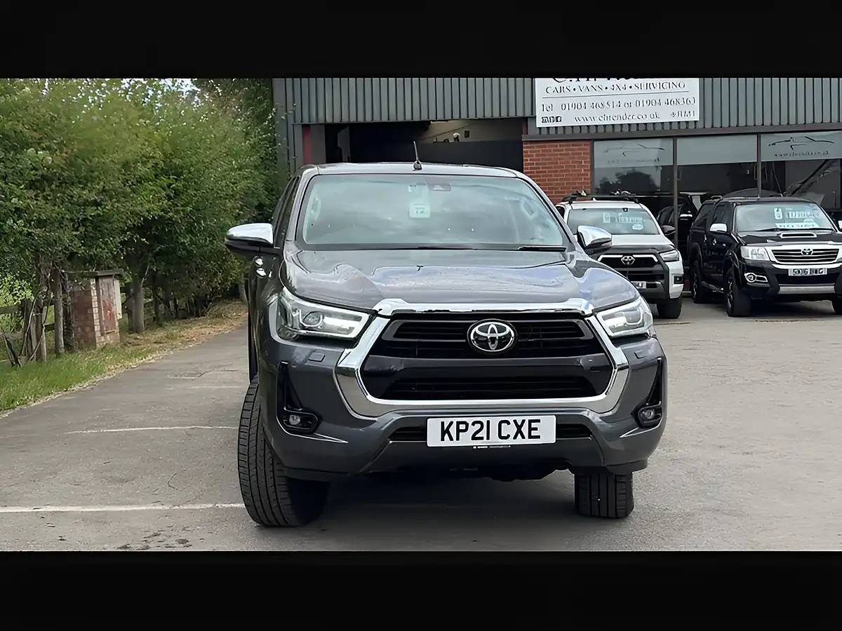 Used 2021 Toyota Hilux Invincible Grey - Interior and Exterior details 4