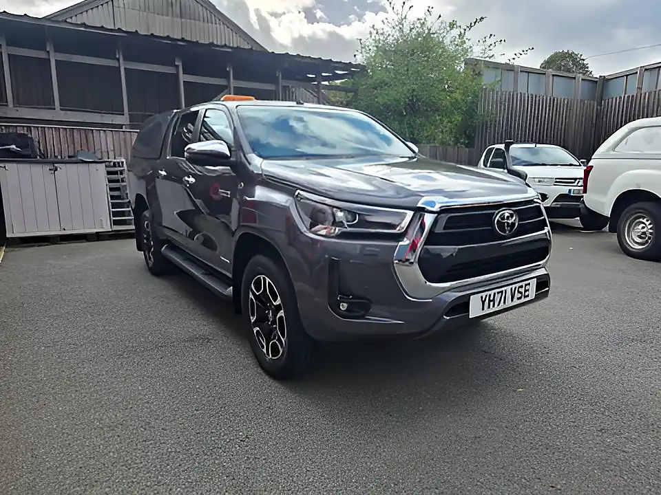 Used 2021 Toyota Hilux Invincible Grey - Interior and Exterior details 3