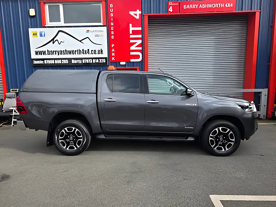 Used 2021 Toyota Hilux Invincible Grey - Interior and Exterior details 4