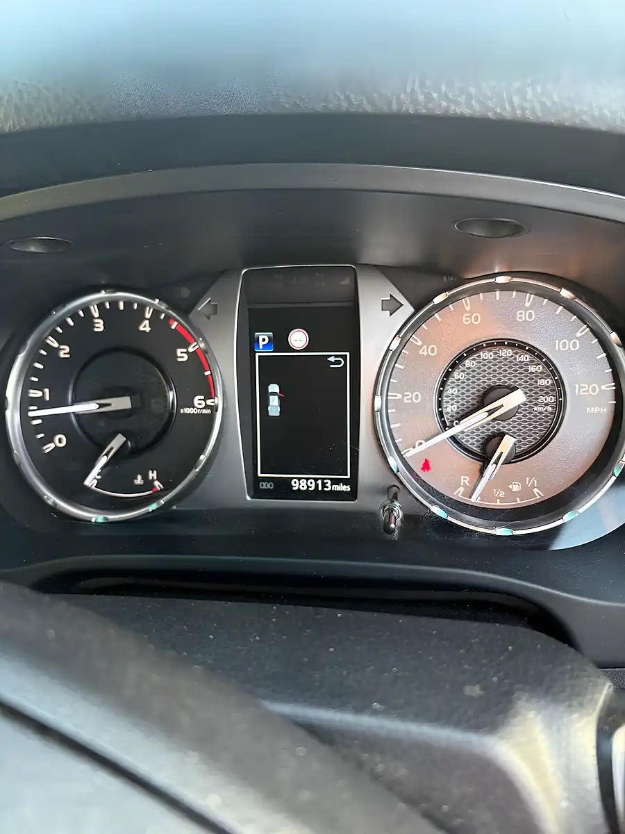Used 2021 Toyota Hilux Invincible Grey - Interior and Exterior details 10