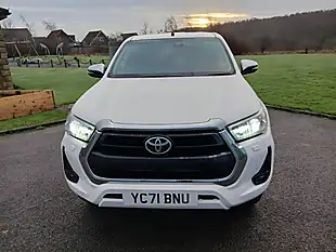 Used 2021 Toyota Hilux Invincible White - Interior and Exterior details 4