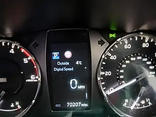 Used 2021 Toyota Hilux Invincible White - Interior and Exterior details 9