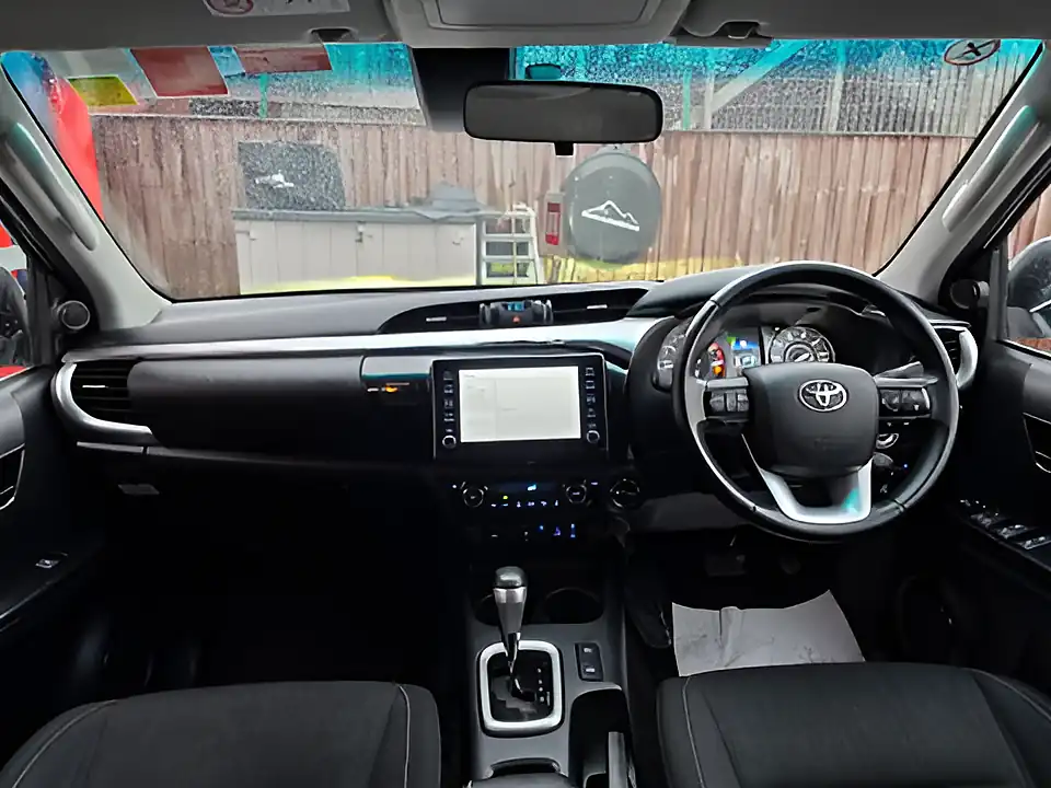 Used 2021 Toyota Hilux Invincible White - Interior and Exterior details 11