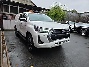 Used 2021 Toyota Hilux Invincible White - Interior and Exterior details 3