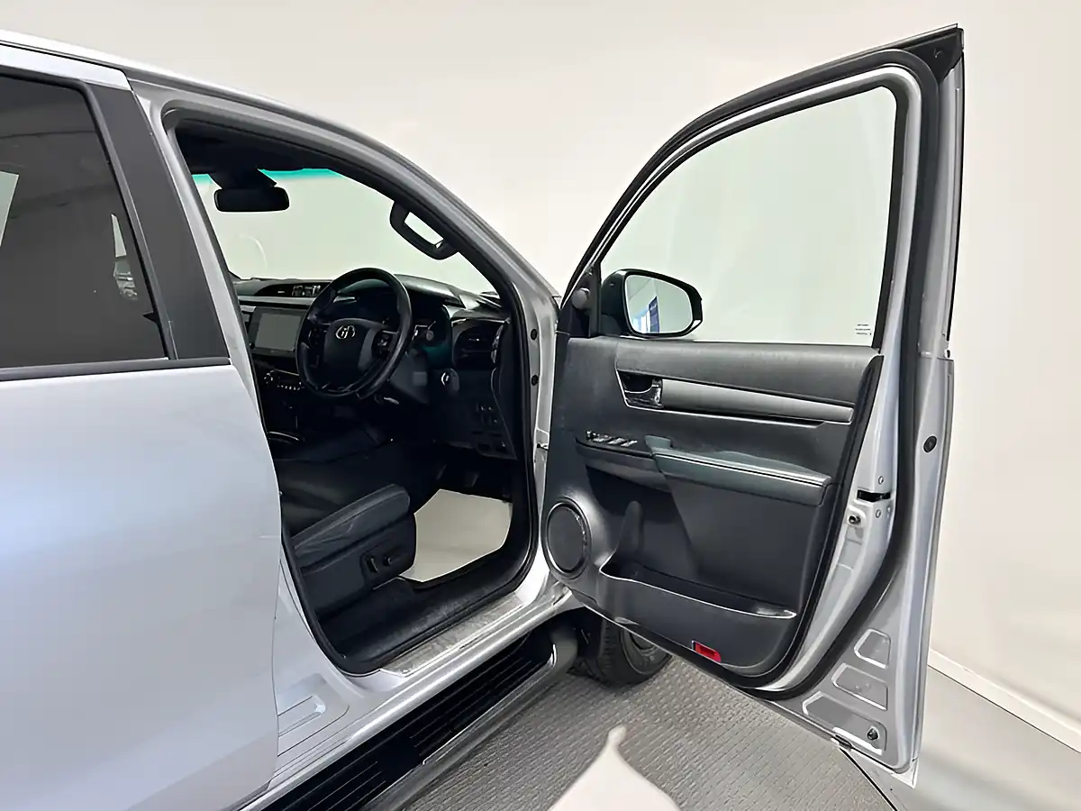 Used 2021 Toyota Hilux Invincible X Hi-Luxury Silver - Interior and Exterior details 11
