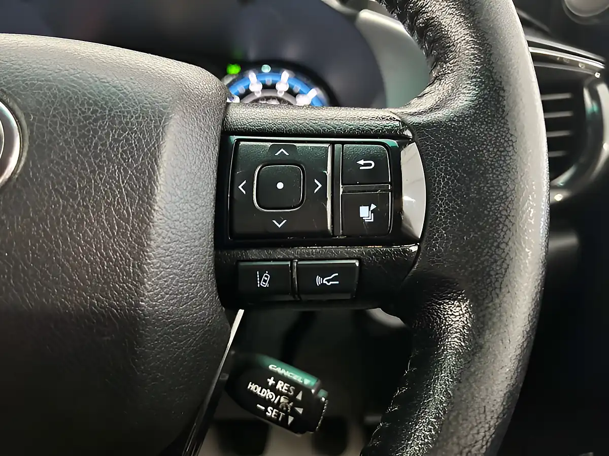 Used 2021 Toyota Hilux Invincible X Hi-Luxury Silver - Interior and Exterior details 17