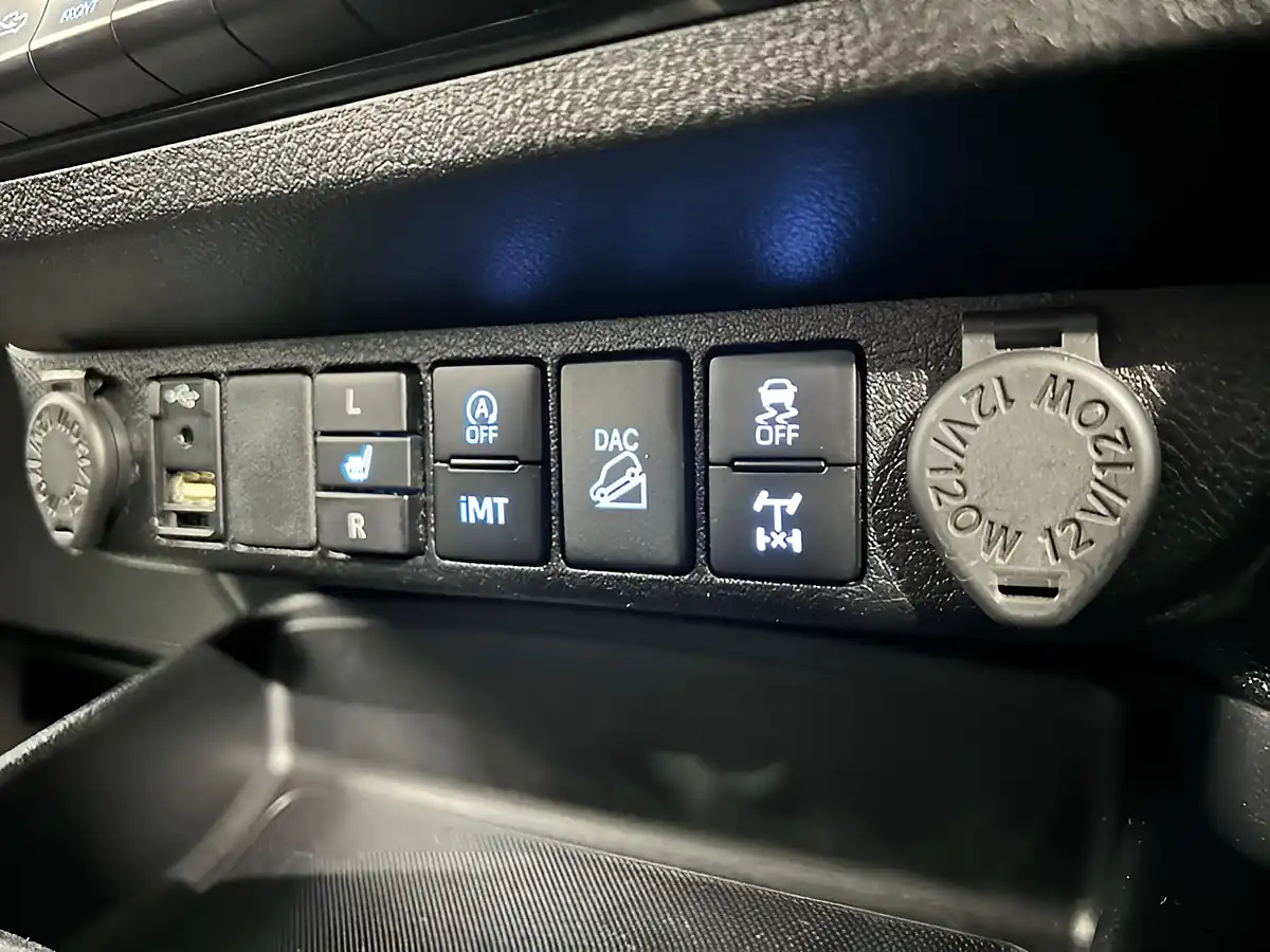 Used 2021 Toyota Hilux Invincible X Hi-Luxury Silver - Interior and Exterior details 18