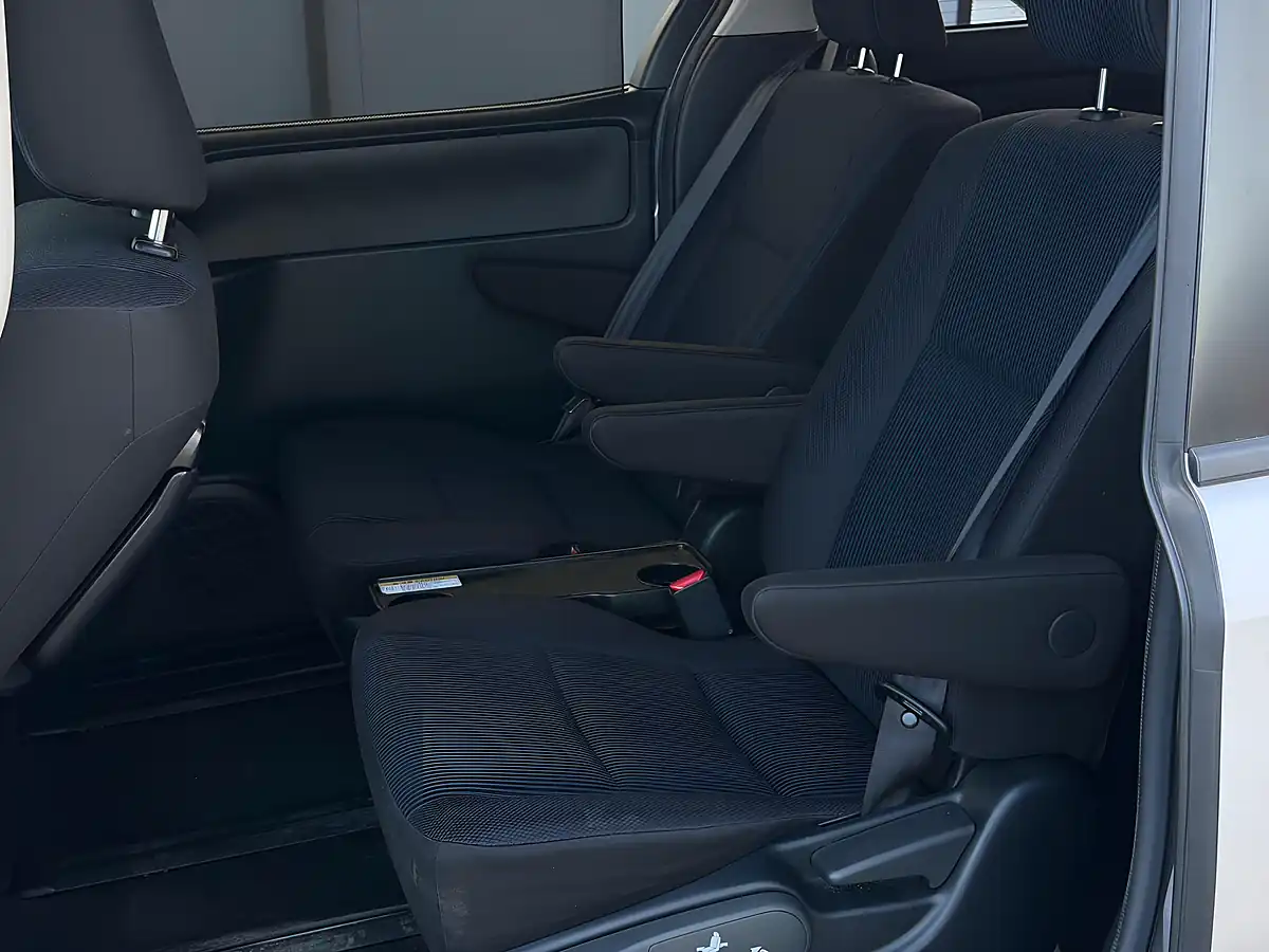 Used 2021 Toyota Noah Voxy Silver - Interior and Exterior details 12