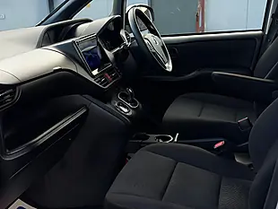 Used 2021 Toyota Noah Voxy Silver - Interior and Exterior details 13