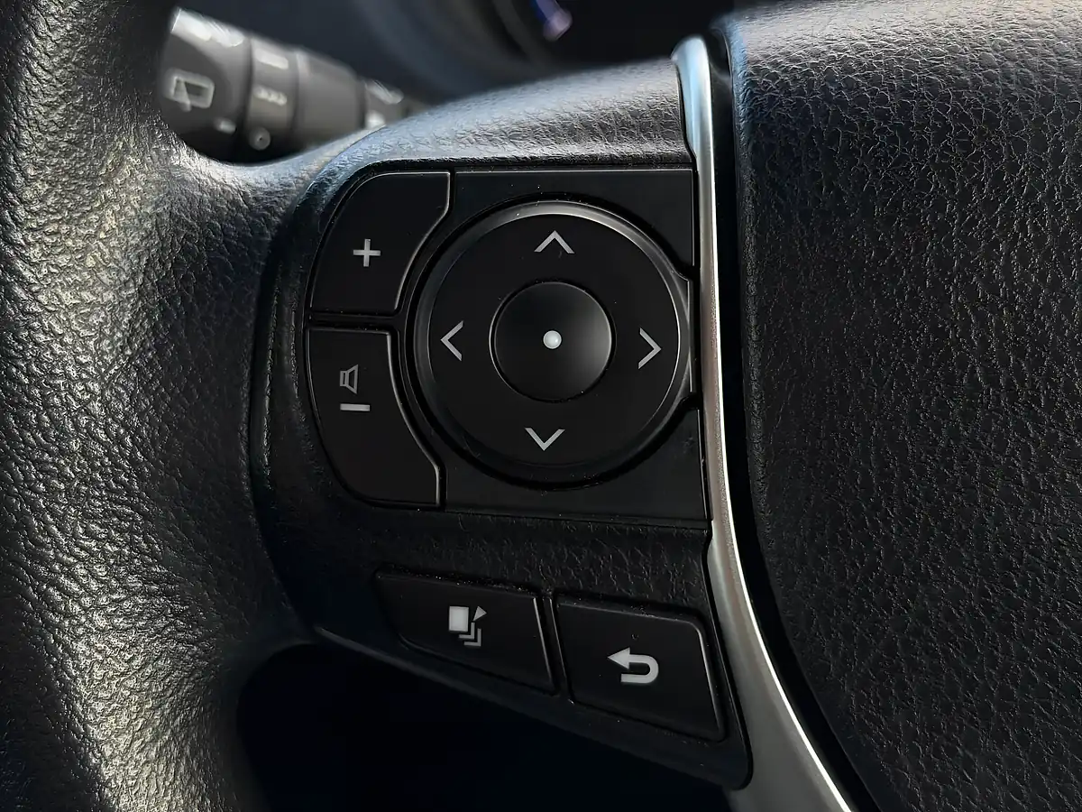 Used 2021 Toyota Noah Voxy Silver - Interior and Exterior details 16