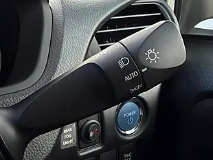 Used 2021 Toyota Noah Voxy Silver - Interior and Exterior details 17