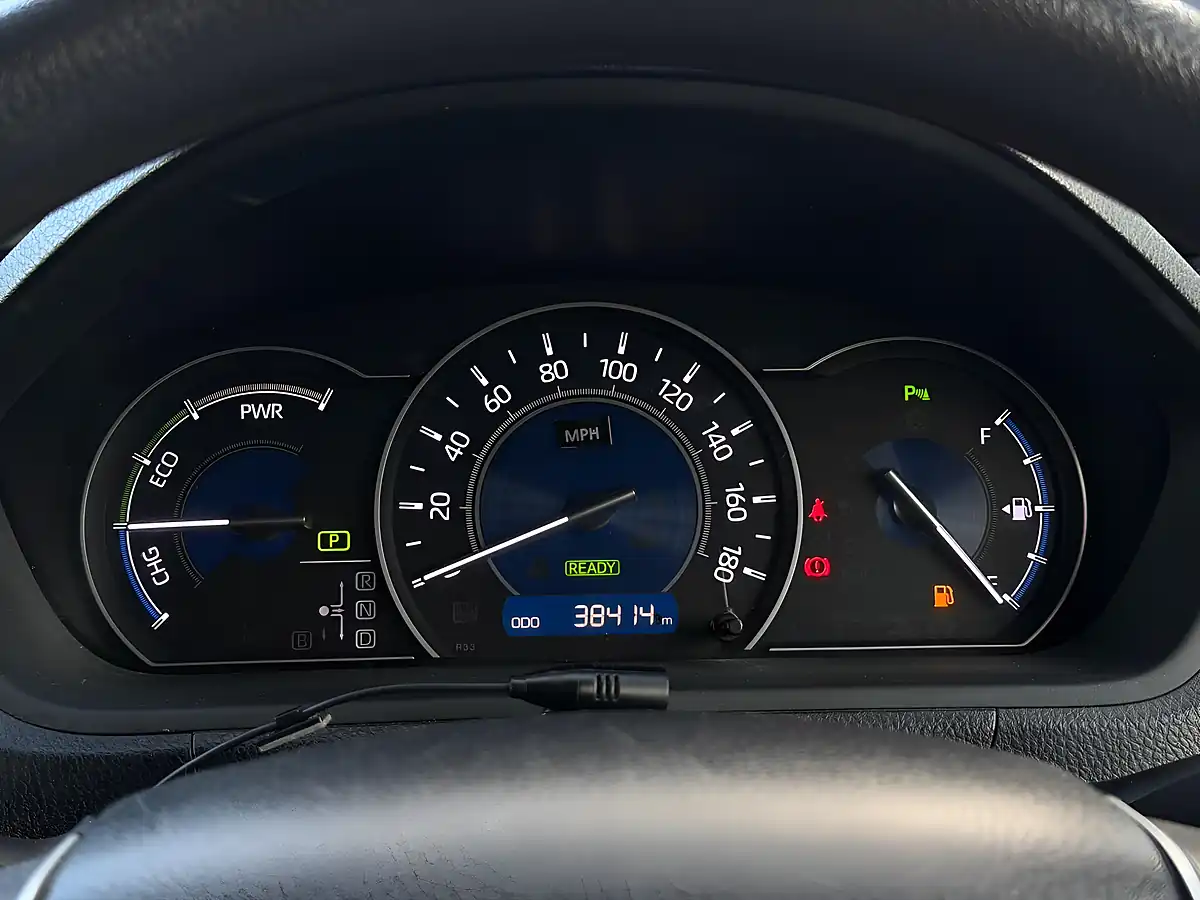 Used 2021 Toyota Noah Voxy Silver - Interior and Exterior details 18