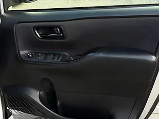 Used 2021 Toyota Noah Voxy Silver - Interior and Exterior details 9