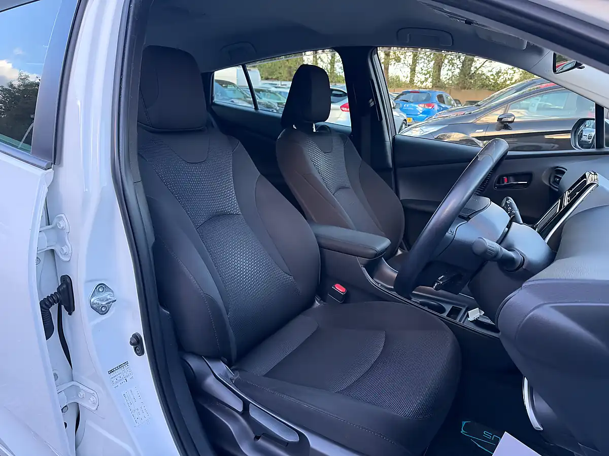 Used 2021 Toyota Prius Active Edition White - Interior and Exterior details 10