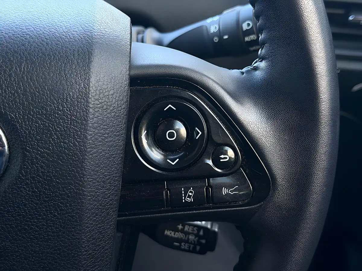 Used 2021 Toyota Prius Active Edition White - Interior and Exterior details 19