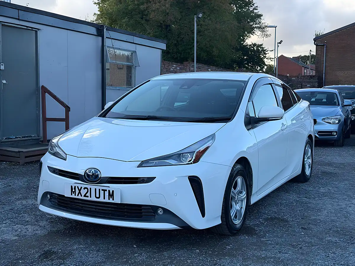 Used 2021 Toyota Prius Active Edition White - Interior and Exterior details 3