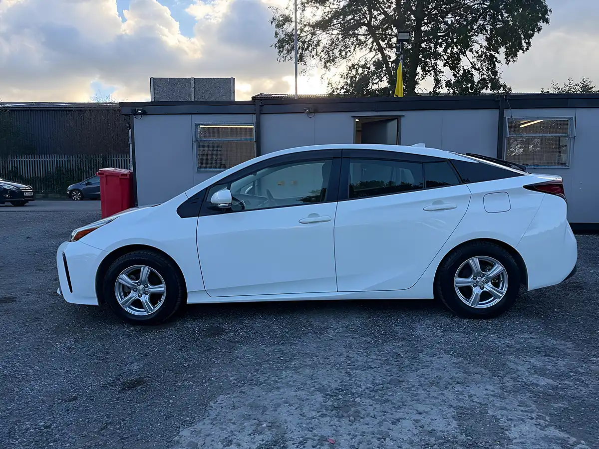 Used 2021 Toyota Prius Active Edition White - Interior and Exterior details 4