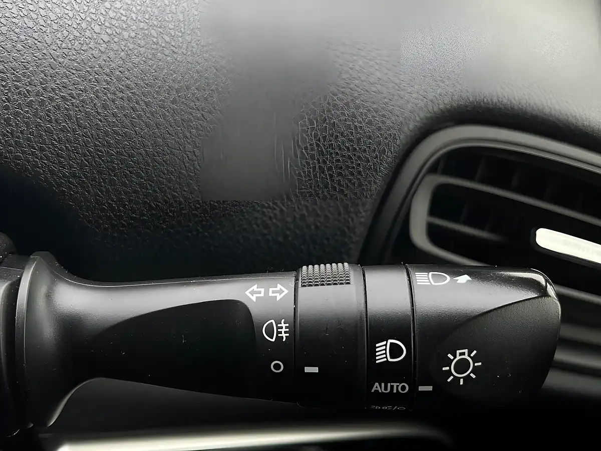 Used 2021 Toyota Prius Active Silver - Interior and Exterior details 19