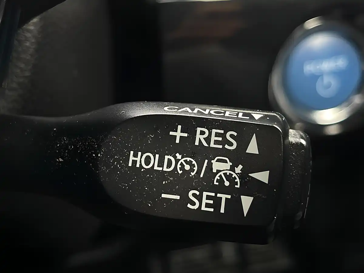 Used 2021 Toyota Prius Active Silver - Interior and Exterior details 20